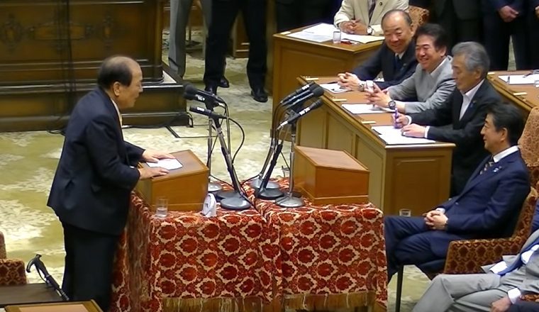 片山虎之助さん「TVのカメラは恐ろしい。党首討論の映像を見ると私の頭部前半部分の頭髪がないように見える」